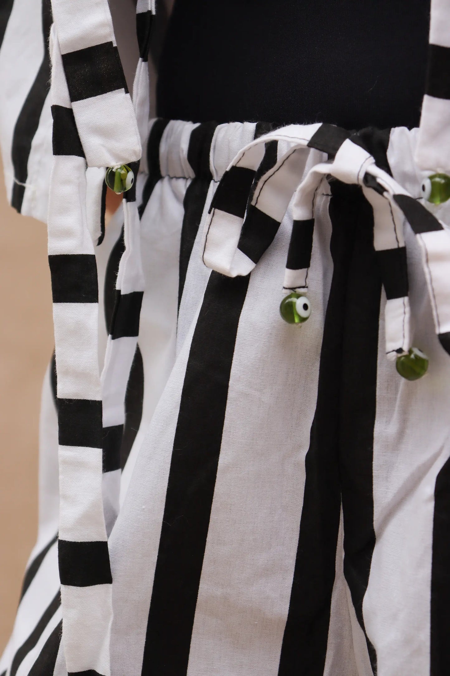 Short Comfy Listras Preto e Branco