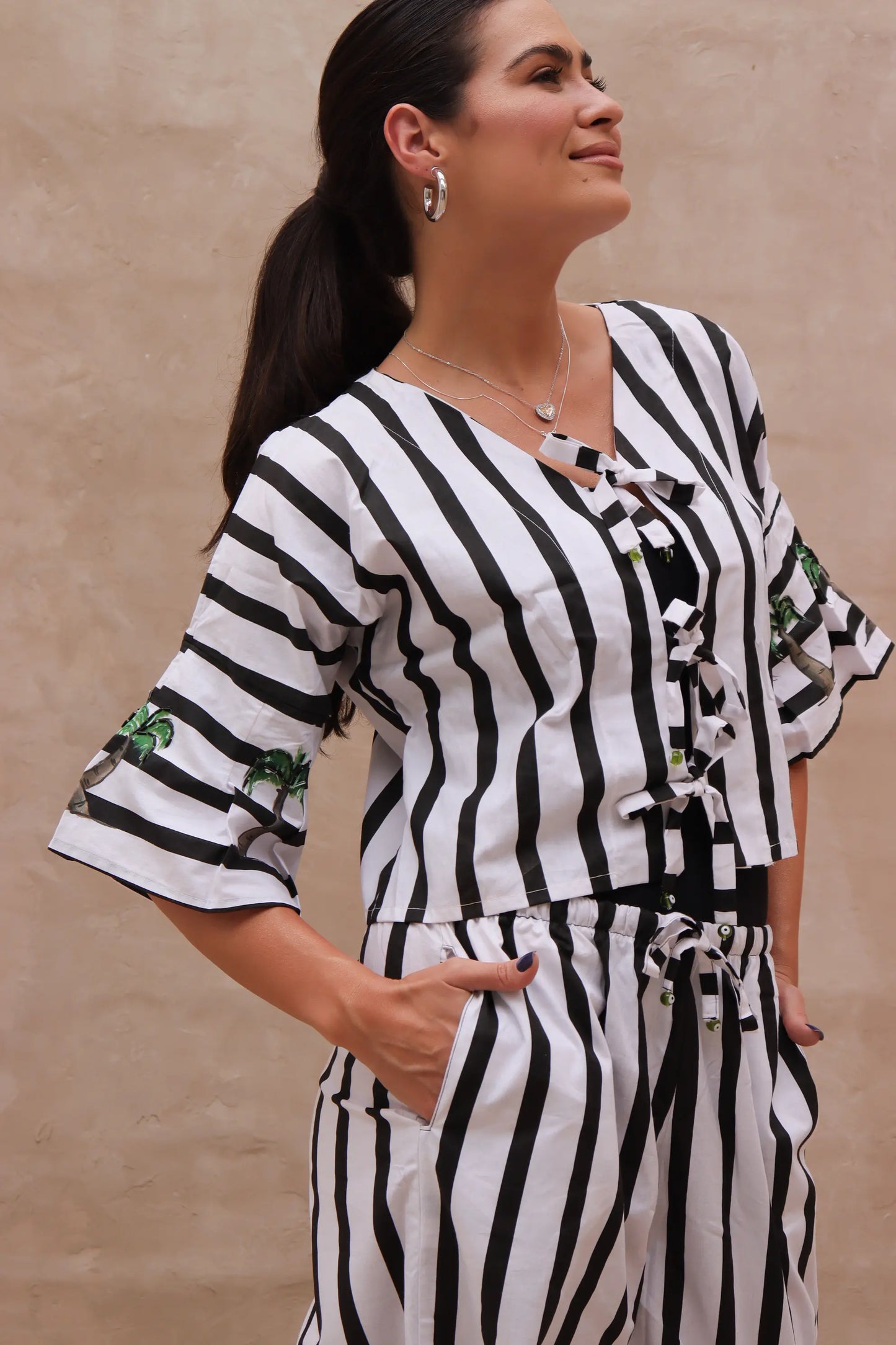 Bata Listras Preto e Branco Coqueiros