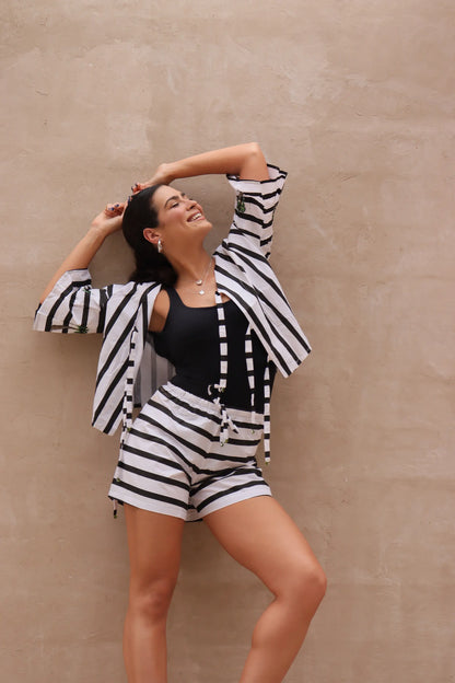 Short Comfy Listras Preto e Branco