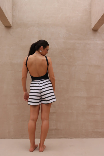 Short Comfy Listras Preto e Branco