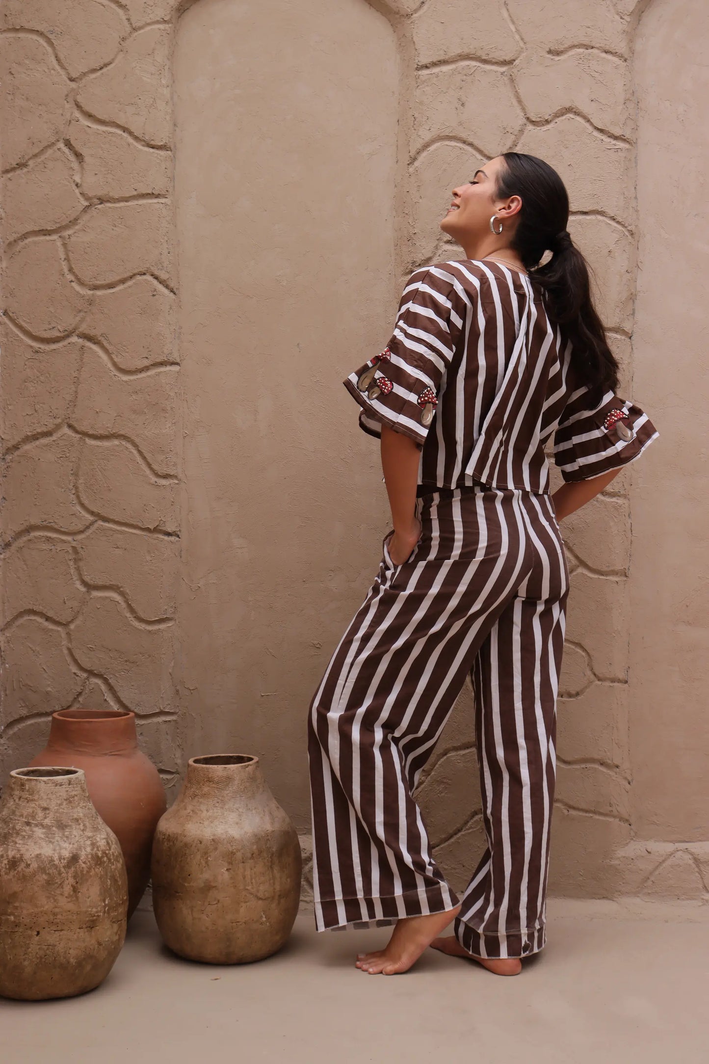 Calça Comfy Listras Marrom