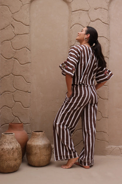 Calça Comfy Listras Marrom