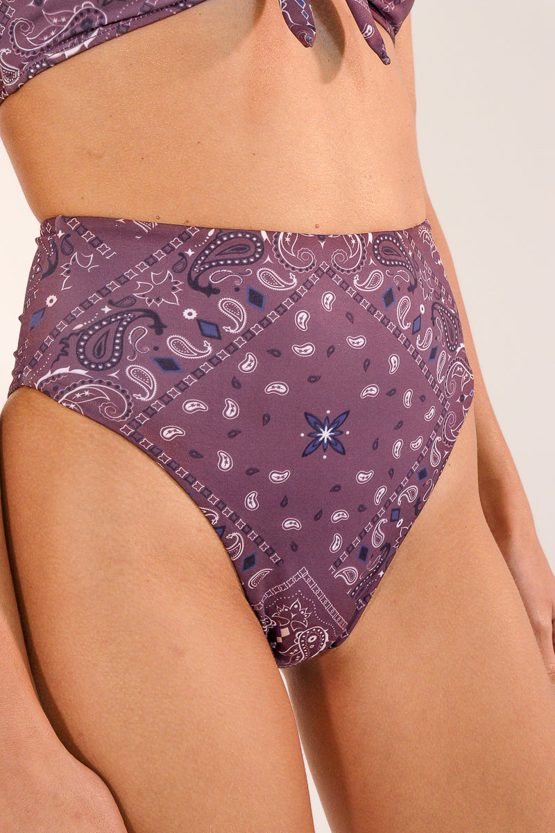 Calcinha Hot Pant Paisley Raisin